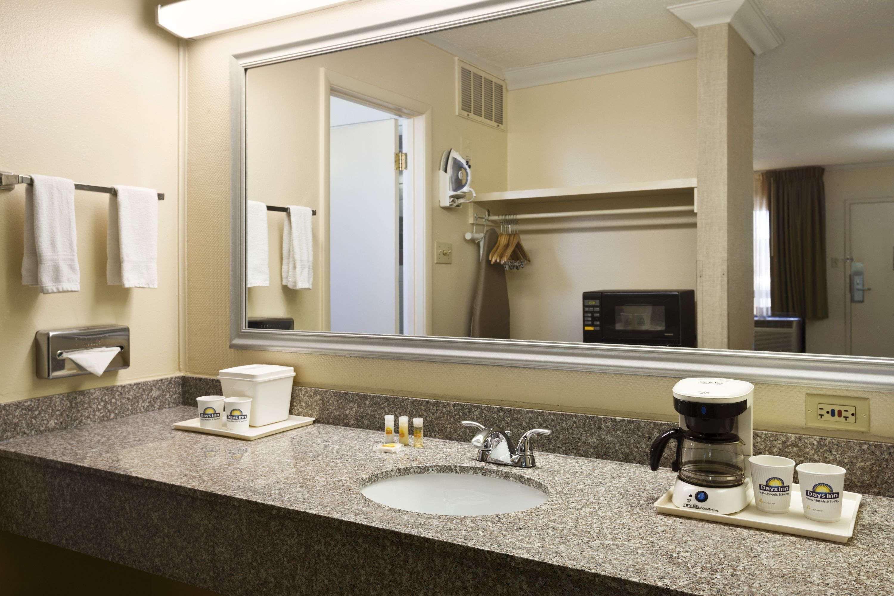 Days Inn & Suites By Wyndham Trinidad Exteriér fotografie