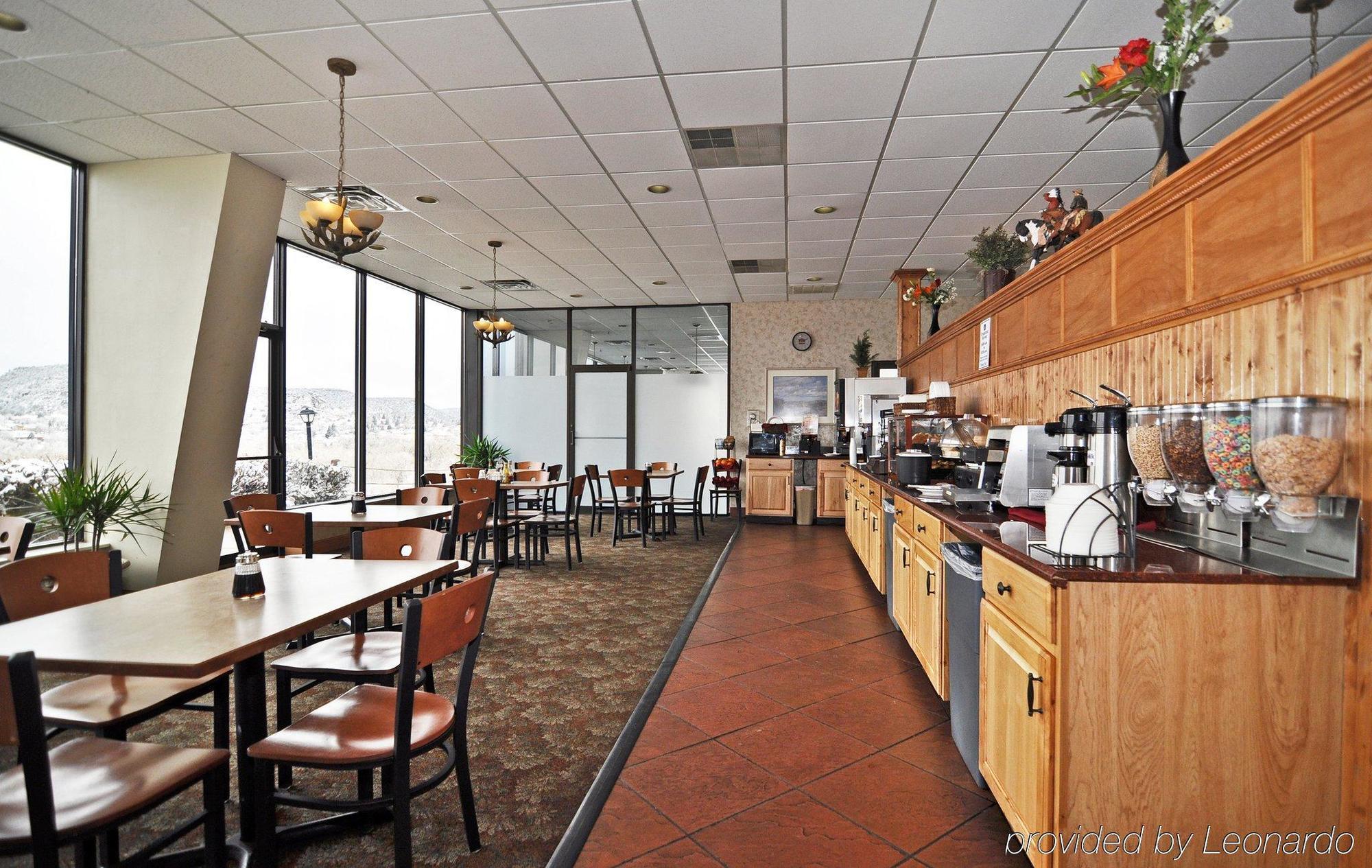 Days Inn & Suites By Wyndham Trinidad Restaurace fotografie